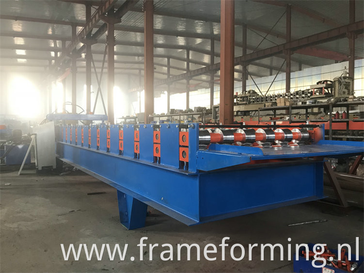 roof sheet forming machine